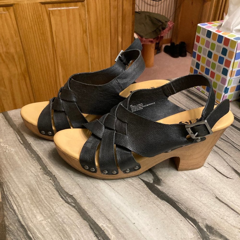 Korks Platform Clog Sandal - Size 9m - image 1